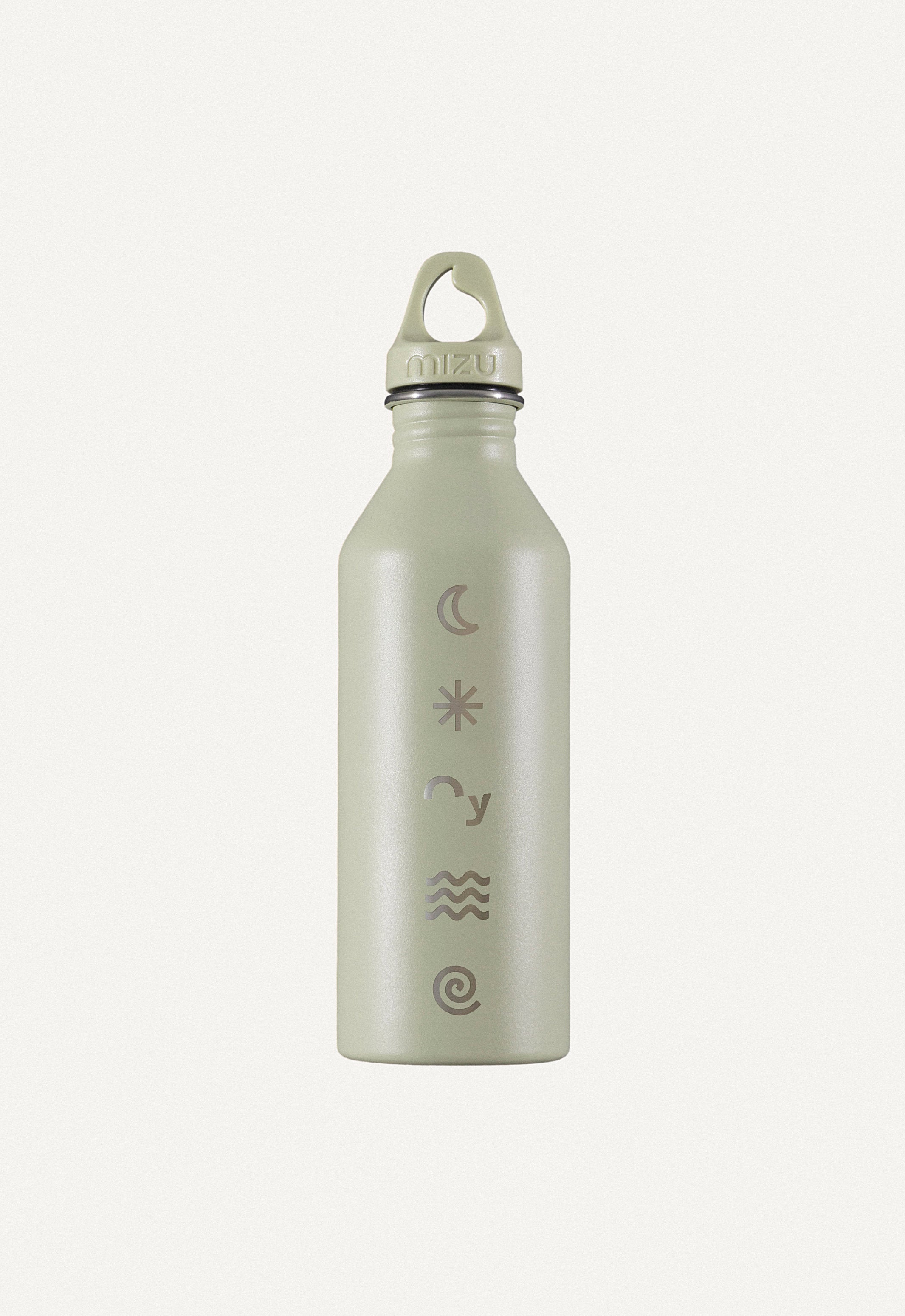 Oy × Mizu, 750ml Edelstahl Trinkflasche in Salbeigrün – Oy surf