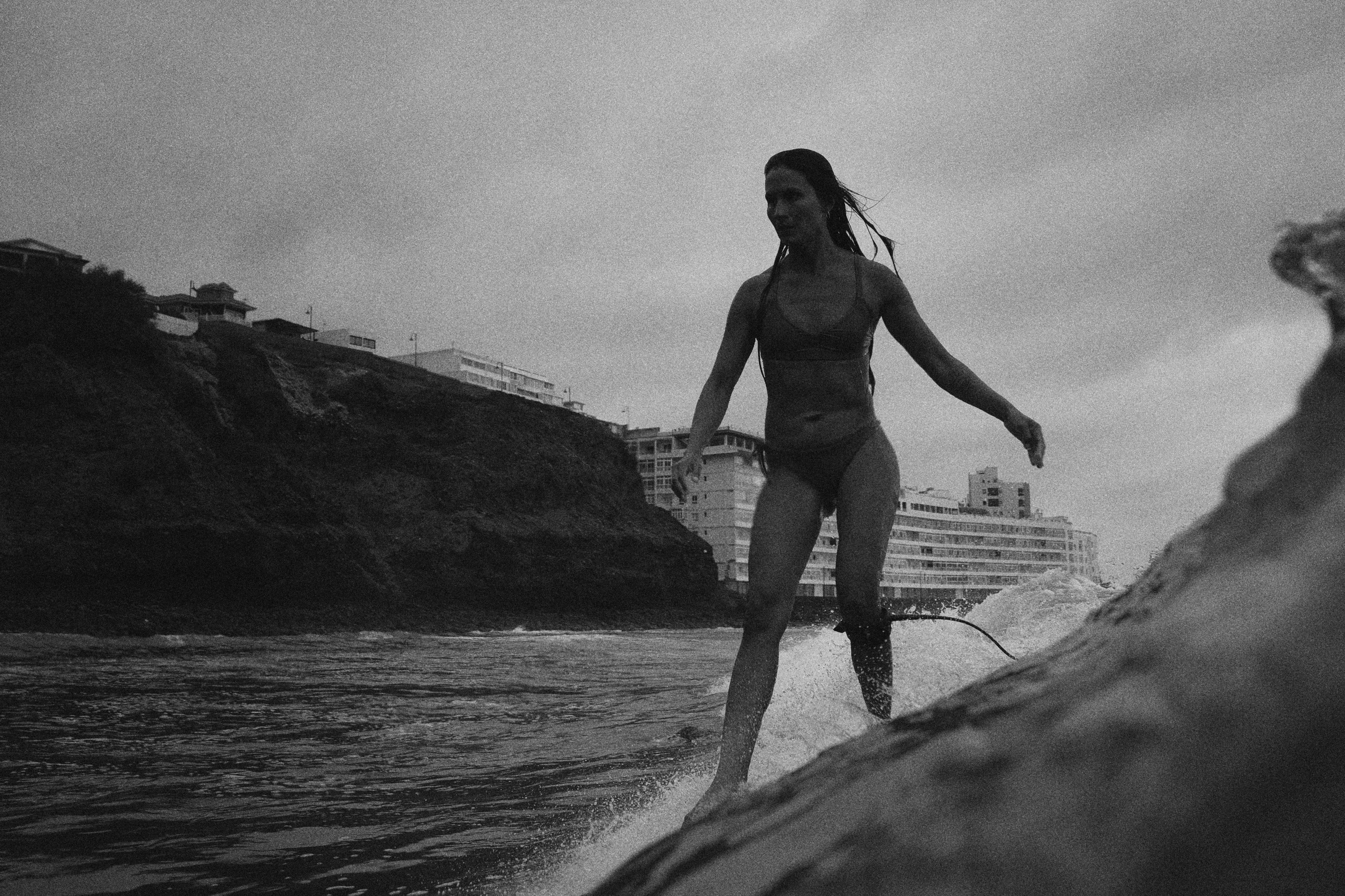 Oy-surf-bikinis-Signatures-24-Dace-Mako-_sergiovillalbastudio_1103.jpg