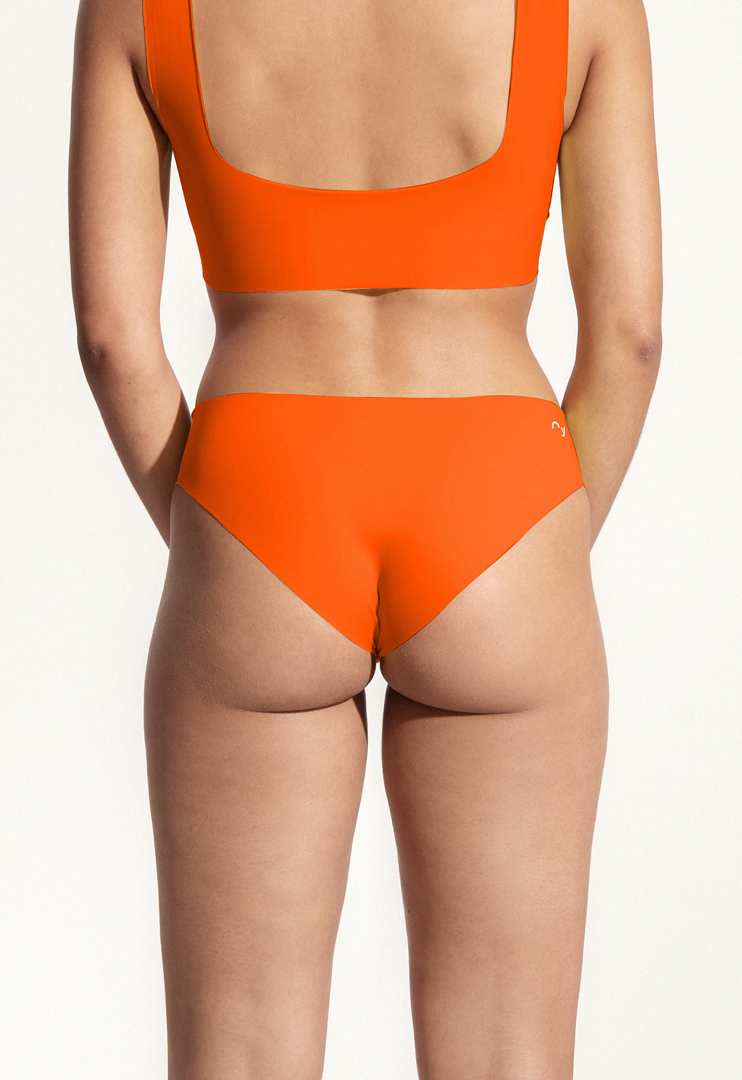 Oy_UWW_Under-Wetsuit-Wear_Hipster_orange_1.jpg