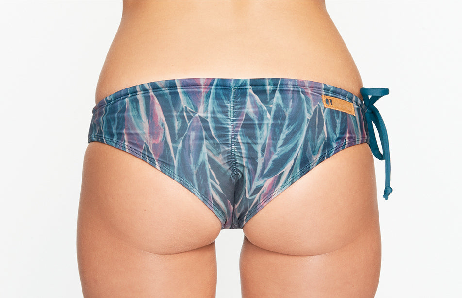 Surf Bikini Hose „Borneo“ in feather dark & jungle grün