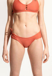 Surf Bikini Hose „Rote“ in Maroon Rot