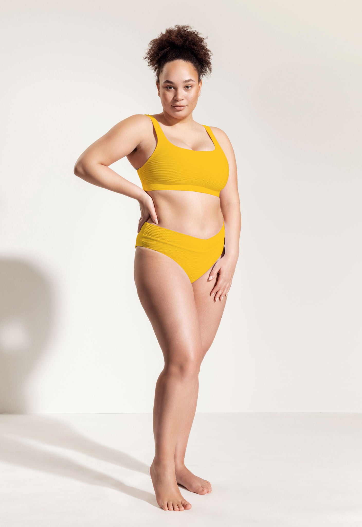 Bikini Hose „Bayamo“ in Sonnengelb gerippt