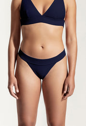 Bikini Hose „Oroshi“ in Dunkelblau gerippt