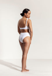 Bikini Oberteil „Vento“ in Weiss gerippt