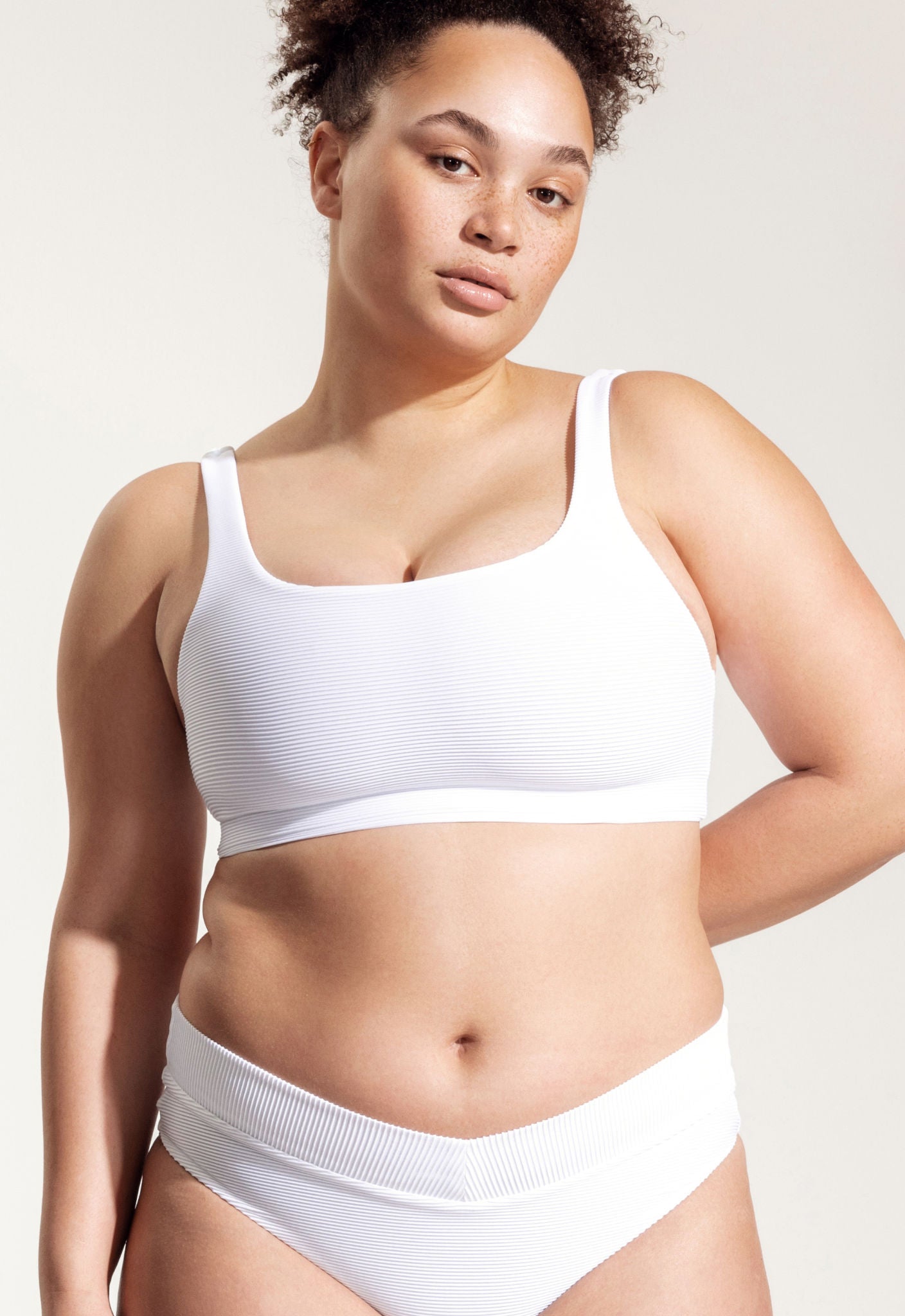 Bikini Oberteil „Vento“ in Weiss gerippt