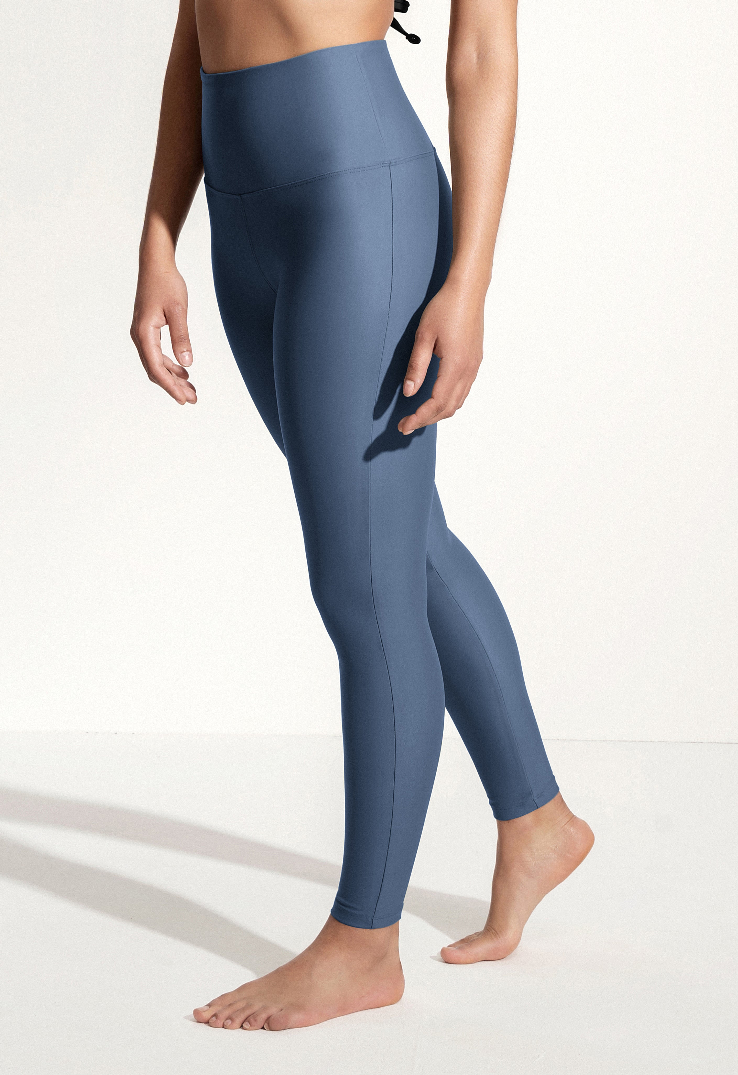 Oy-leggings-S22-Larimar-blau-2.jpg